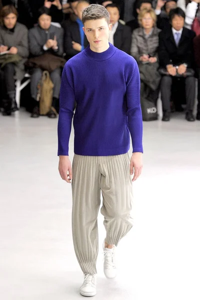 Look 4